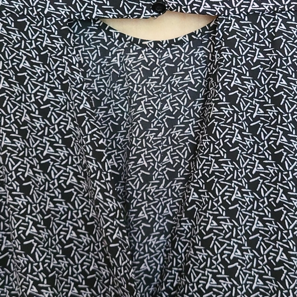 Open back black and white romper - Picture 3 of 4